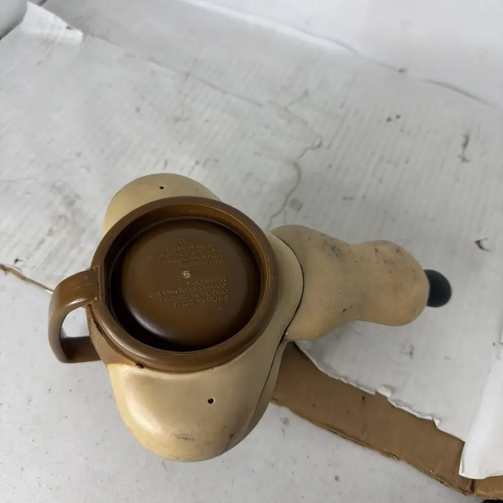 Vintage Wile E. Coyote 1992 Hard Plastic 3D Mug G B Designs As Pictured - Picture 6 of 8